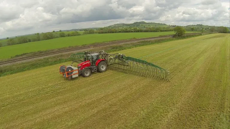 Image of tractor spreading